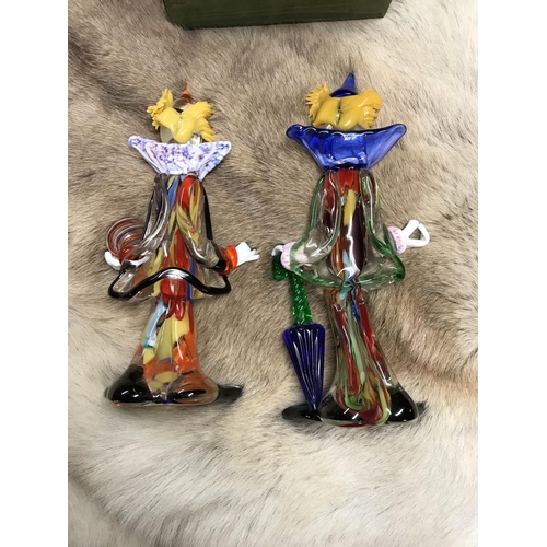 800 - 2 x Large Murano glass clowns