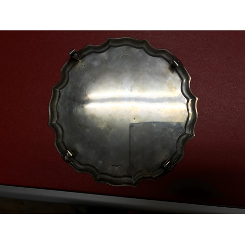 860A - Large decorative silver hallmarked card tray - 412 grams