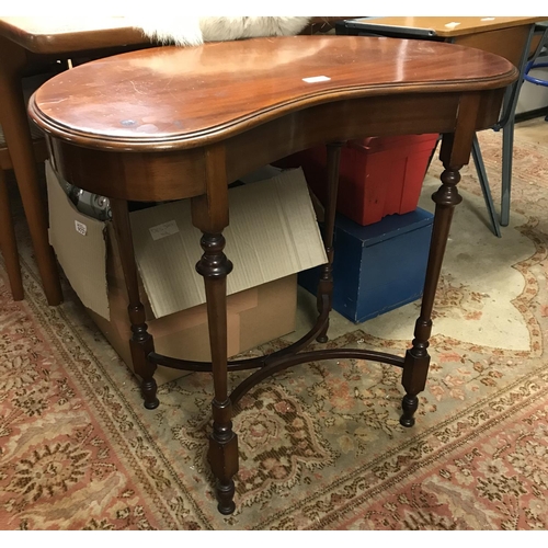 971 - Lovely kidney shape hall table - COLLECTION ONLY OR ARRANGE OWN COURIER