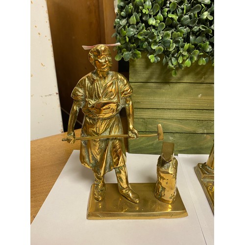 131A - 3 x Very nice heavy brass figures