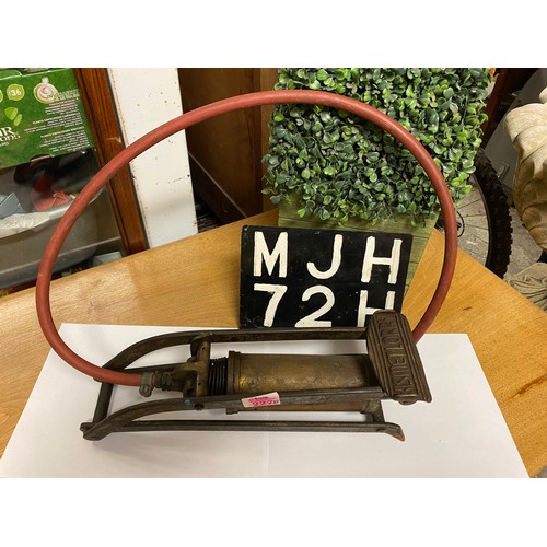 227A - Vintage Kismet lorry foot pump & Vintage number plate