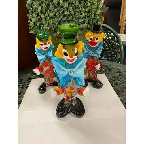 510 - 3 x Murano glass clowns (1 x Still has Murano label in place) - 8-9 inches