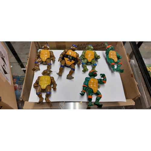 188 - Box of 1990s Teenage Mutant Ninja Turtles figures