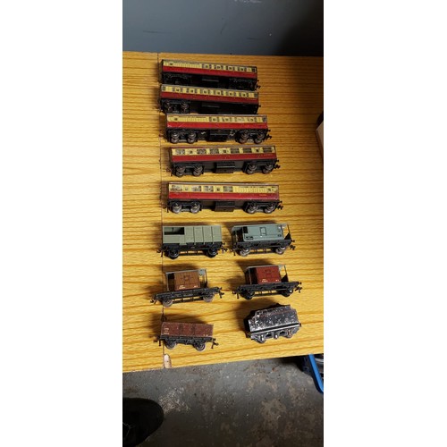 483 - Box of vintage railway items