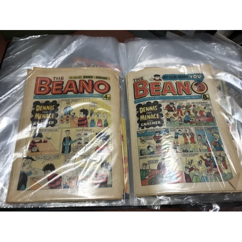 202 - Folder of assorted vintage comics