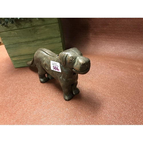 504 - Vintage metal nutcrackers in the form of a dog