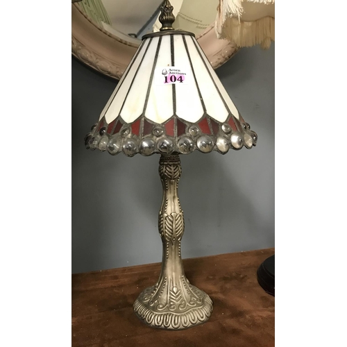 104 - Small Tiffany style lamp - ELECTRICAL ITEMS SHOULD BE CHECKED BY A QUALIFIED ELECTRICIAN