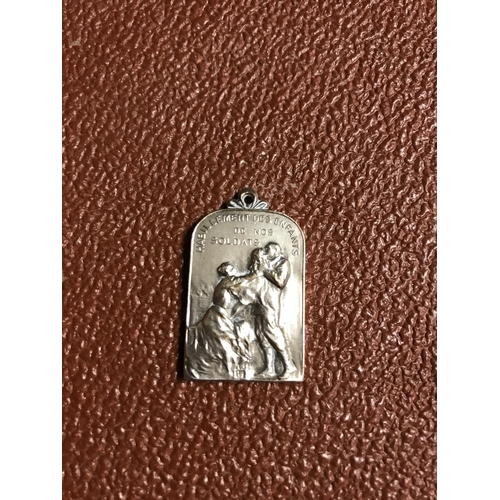 52 - 1918 unusual French signed pendant