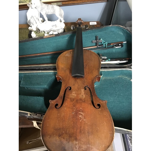 878 - Lovely cased copy of a violin by Andreas Amatifecit Cremonae 1606 - Needs attention