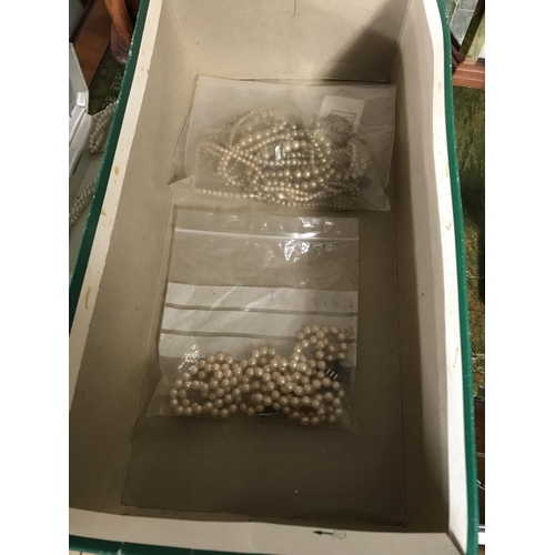 879A - Box of assorted vintage pearl necklaces