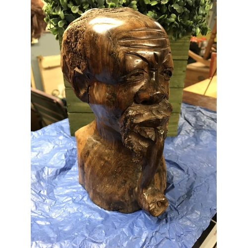 262 - LOVELY CARVED WOODEN TRIBAL HEAD