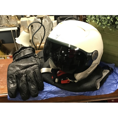 368 - DAINESE CES2 SKI HELMET WITH GLOVES - SIZE L