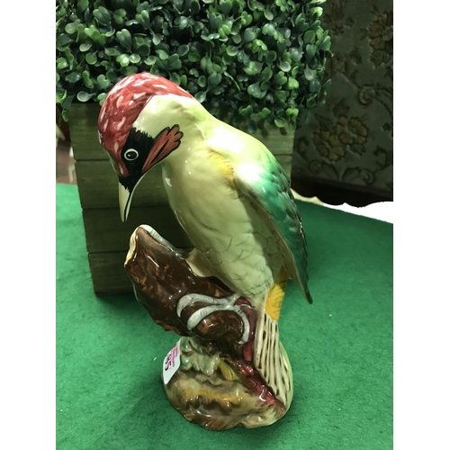 585 - LOVELY LARGE BESWICK WOODEPECKER