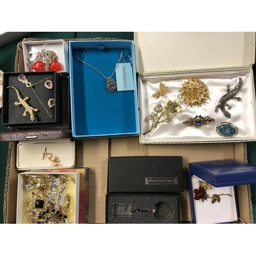 187 - BOX OF ASSORTED COSTUME JEWELLERY INC BROOCHES ETC