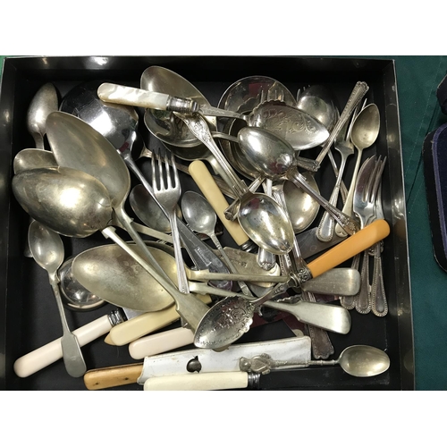 128A - BOX OF MIXED CUTLERY INC 2 X SMALL CASED PART SETS