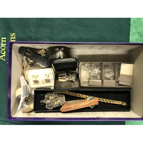 208A - BOX OF MIXED COSTUME JEWELLERY