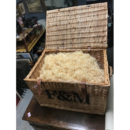 356 - LOVELY FORTNUM & MASONS WHICKER HAMPER - UNUSED 23