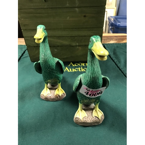 400A - PAIR OF ORIENTAL STYLE DUCKS