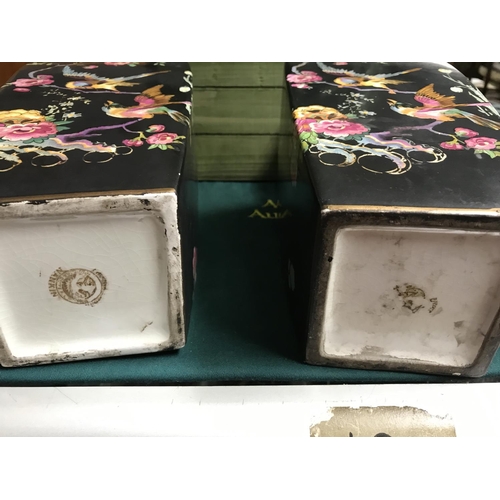 606 - Pair of early NANKIN oriental style vases - 11