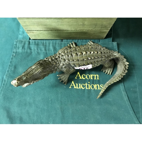 632 - Lovely cold painted bronze crocodile measures 10