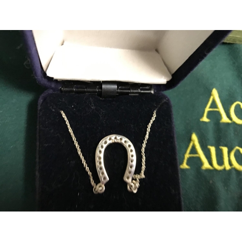 779 - Silver horseshoe necklace