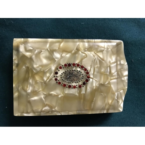 93 - Stunning vintage Lucite card case