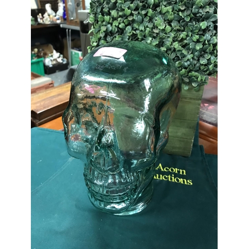 202 - LOVELY GLASS SKULL - STANDIN 28CMS