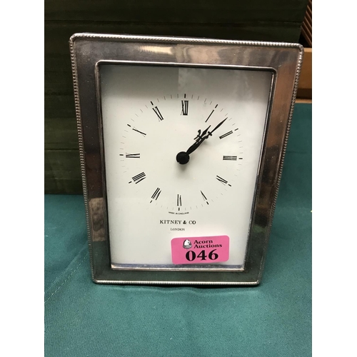 46 - KITNEY & CO OF LONDON QUARTZ CLOCK IN SILVER HALLMARKED CASE - CLOCKS AND WATCHES ARE NOT TESTED