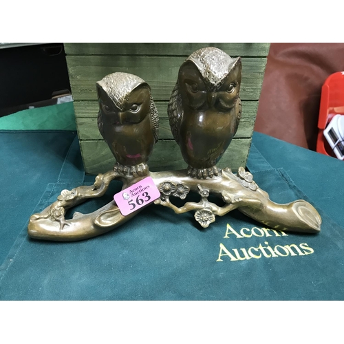 563 - METAL FIGURE OF 2 X OWLS ON A BRANCH