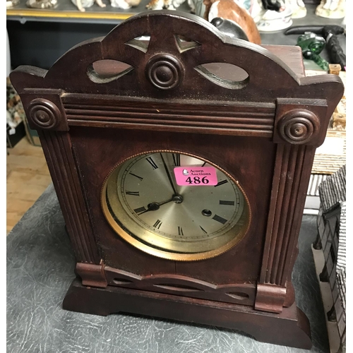 486 - VINTAGE MANTLE CLOCK - CLOCKS AND WATCHES ARE NOT TESTED