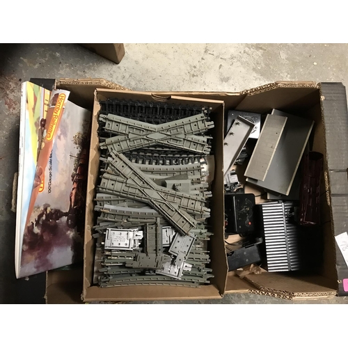 128 - BOX OF RAILWAY ITEMS