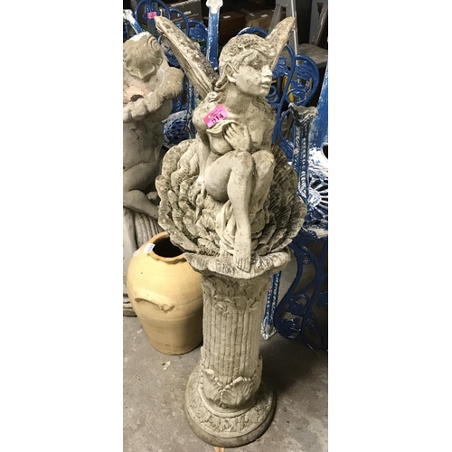 14 - LOVELY GARDEN STATUE ON A BASE (IN 2 X SECTIONS) - 100CMS H - COLLECTION ONLY OR ARRANGE OWN COURIER