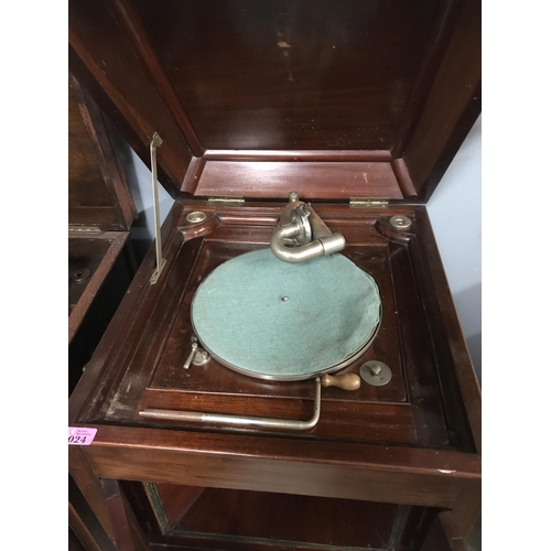 24 - EARLY GRAMOPHONE WITH SPEAKER BUILT INTO CABINET & SMALL QTY OF 78s - COLLECTION ONLY OR ARRANGE OWN... 