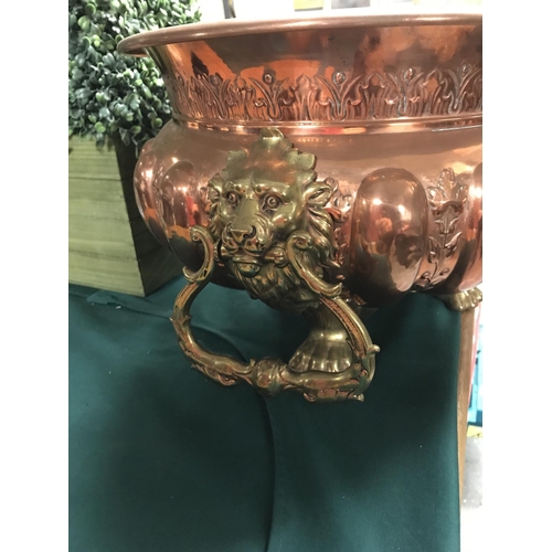 328 - VERY LARGE BEAUTIFUL DECORATIVE BRASS & COPPER ICE HOLDER / PLANTER - 50CMS X 40CMS X 27CMS H