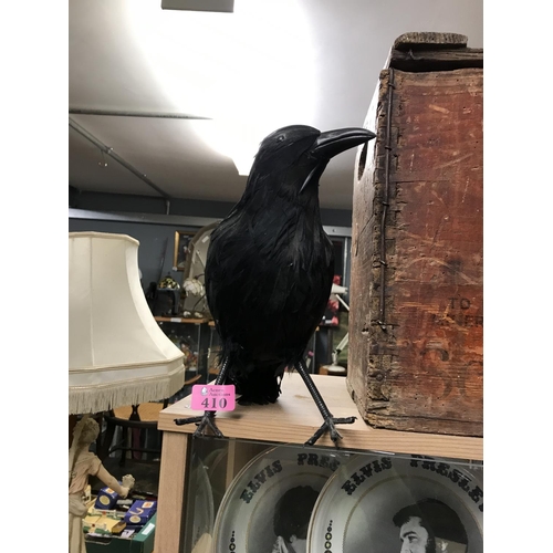 410 - REALISTIC ROOK BIRD MADE WITH REAL FEATHERS - STANDING 26CMS