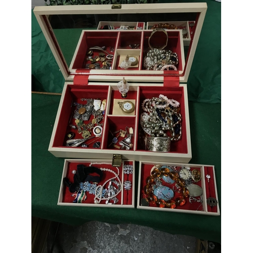 353 - JEWELLERY BOX WITH CONTENTS & LOVELY PIN BADGES ETC