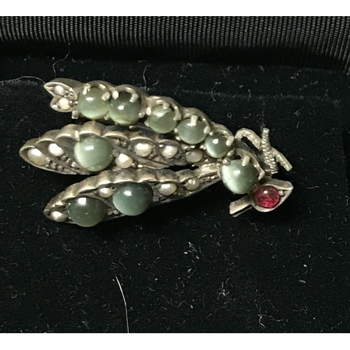 146 - LOVELY VINTAGE SILVER BUG BROOCH SET STONES