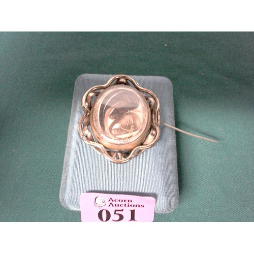 51 - LOVELY VINTAGE BROOCH SET PICTURE TO FRONT AND LOCK OF HAIR TO REVERSE - APPROX 5CMS X 5CMS