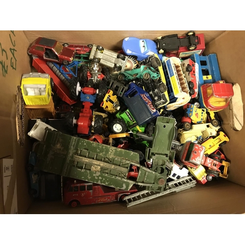 547 - BOX OF VINTAGE DIECAST VEHICLES INC DINKY, MATCHBOX ETC