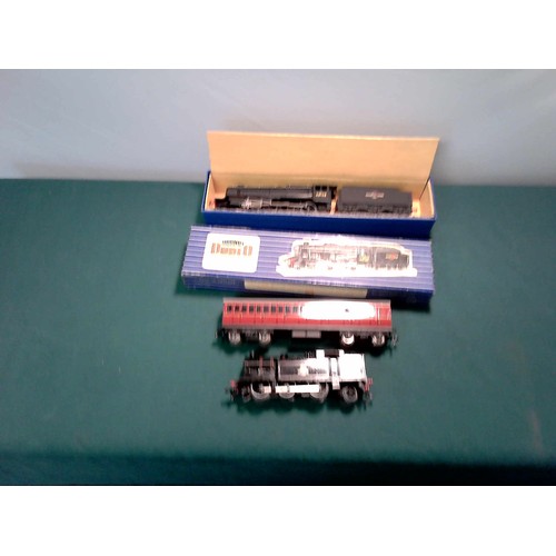 172 - QTY OF VINTAGE RAILWAY ITEMS INC TRANSFORMER, TRACK, HORNBY DUBLO LT25 LMR FREIGHT LOCOMOTIVE AND TE... 