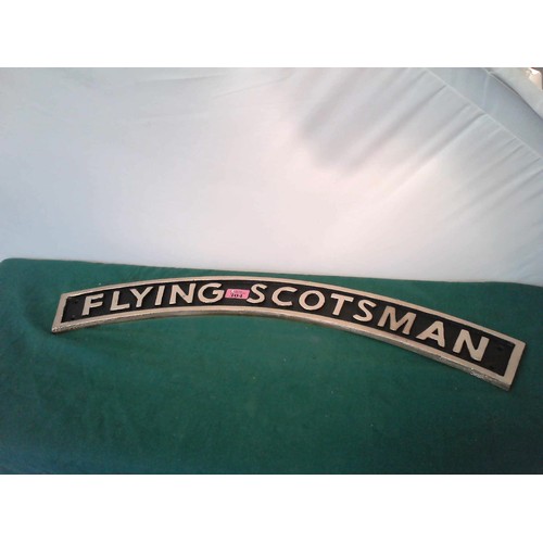 304 - REPRODUCTION METAL FLYING SCOTSMAN SIGN - 66CMS X 10CMS