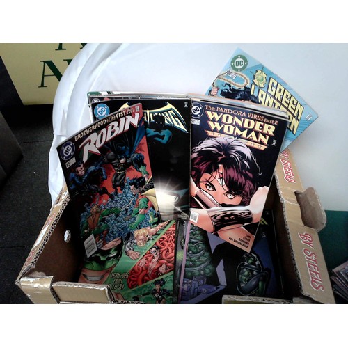 500 - BOX OF DC & MARVEL COMICS - APPROX 50 - INC SPIDERMAN, SILVER SURFER ETC, ETC