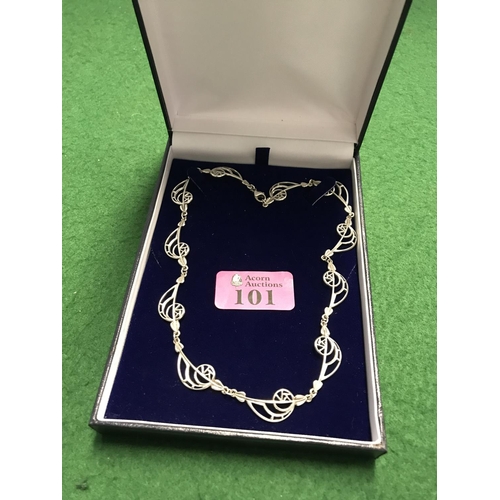 101 - BOXED PRETTY SILVER HALLMARKED NECKLACE - 17.5GRMS