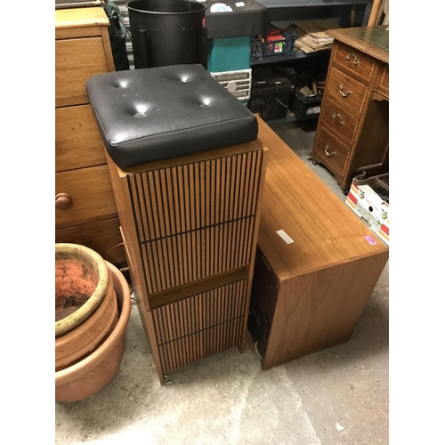 25 - GARRARD 3000 RECORD DECK & HMV RADIO HOUSED IN A NICE WOODEN UNIT - IT COMES WITH A PAIR OF STACKING... 