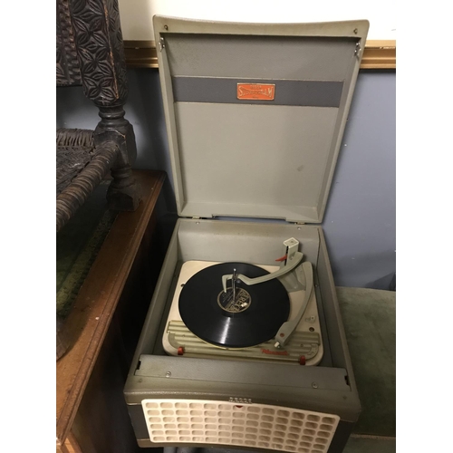 40 - LOVELY VINTAGE DECCA RECORD PLAYER & MATCHING SPEAKER - 74CMS H - ELECTRICAL ITEMS SHOULD BE CHECKED... 