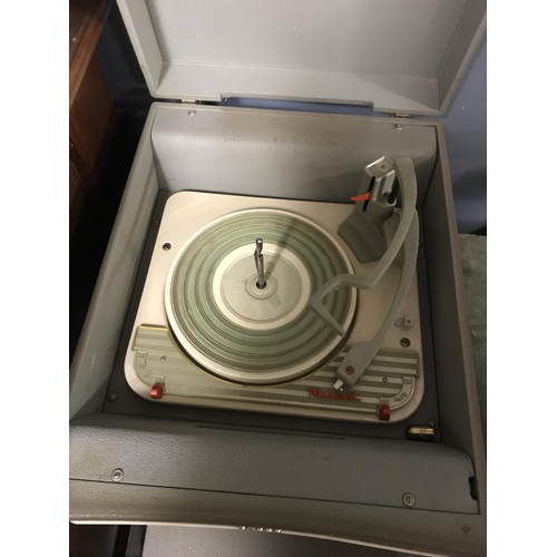 40 - LOVELY VINTAGE DECCA RECORD PLAYER & MATCHING SPEAKER - 74CMS H - ELECTRICAL ITEMS SHOULD BE CHECKED... 