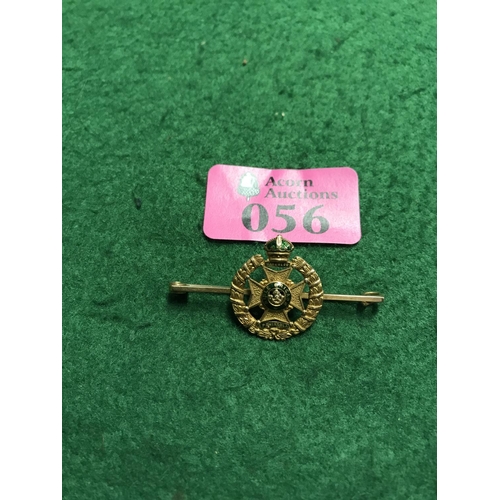 56 - LOVELY 15CT GOLD & ENAMEL  SWEETHEART MILITARY BROOCH FOR THE RIFLE BRIGADE - WATERLOO & PENINSULA