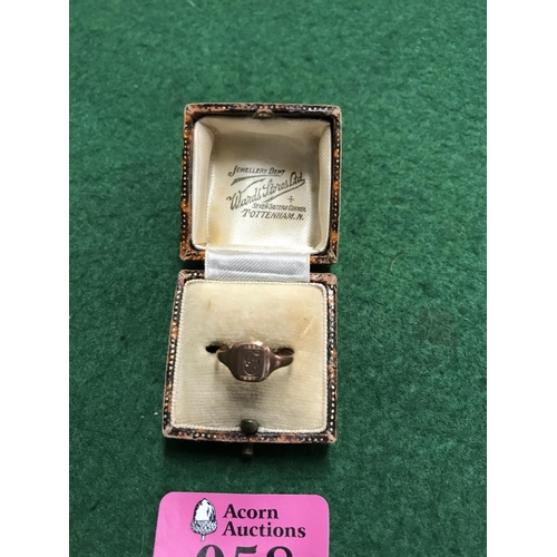 58 - EARLY 10K GOLD SIGNET RING - 1.1GRMS - BOX FOR DISPLAY ONLY
