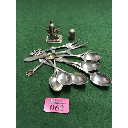 62 - QTY SILVER TEASPOONS, THIMBLE & DEITY - 83.5GRMS