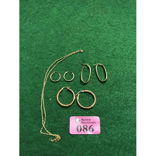 86 - 3X PAIRS OF 9CT GOLD EARINGS AND GOLD CHAIN - 59GRMS